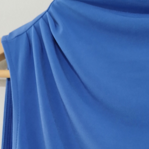 Calvin Kline sz S Dazzing Blu Sleeveless Mockneck Top with Gathered Seam - Picture 8 of 13